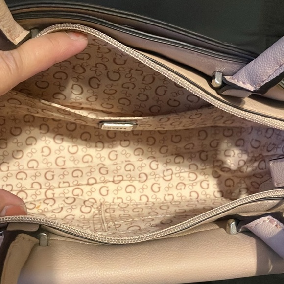EUC Guess crossbody bag - Picture 10 of 15